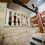 складъ Hostal