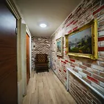 складъ Hostal *