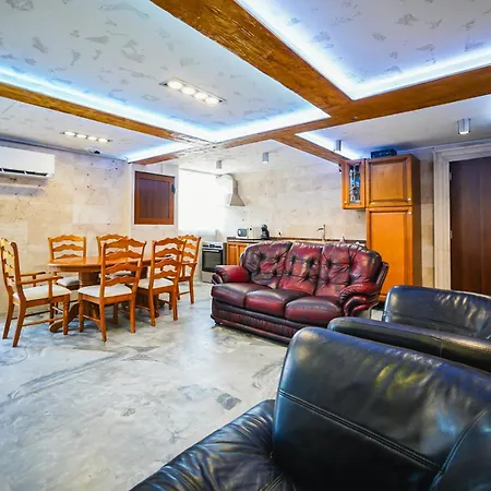 Hostal складъ *