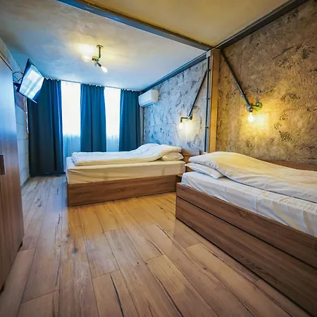 Hostal складъ