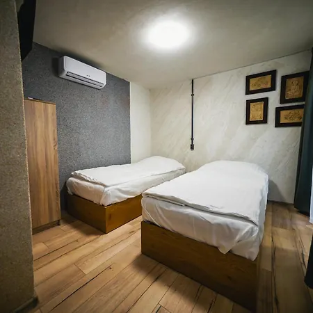 Hostel складъ Vrața